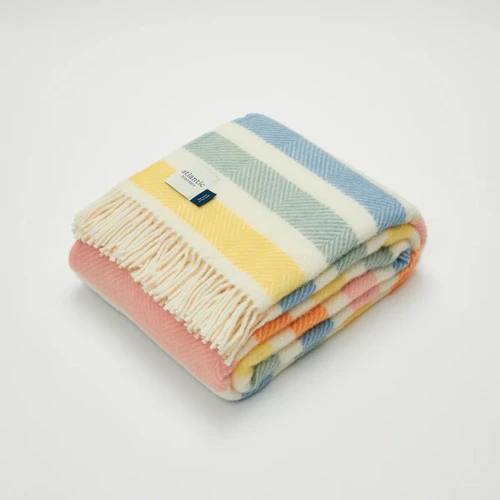 Selimut Lempar Bergaris Warna-warni
