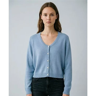 Sweater Wanita yang Dipotong