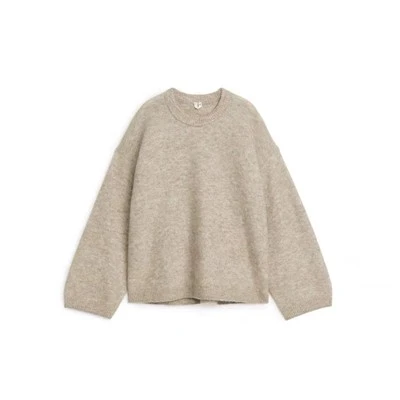 Sweater Rajutan Turtleneck Bergaris Desainer Wanita