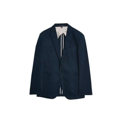 Berapa lebar kerah standar untuk blazer pria?