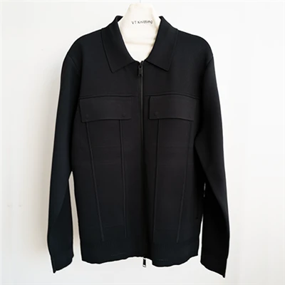 Jaket Quilted Pria dengan Lengan Rajutan