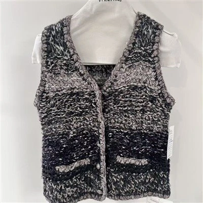 Bagaimana tekstur Celana Pendek Ponte Knit?