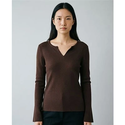 V-Sweater Wanita